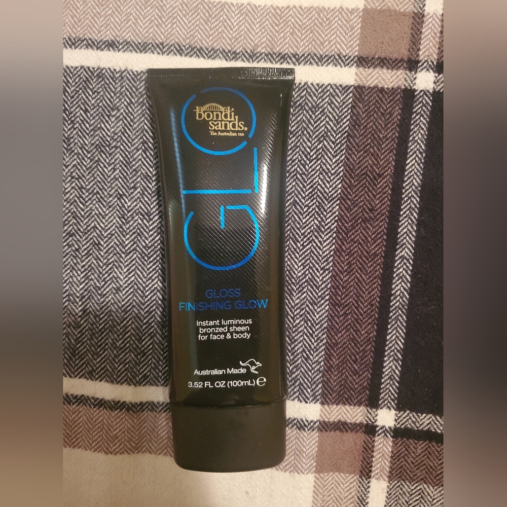 Bondi Sands gloss finishing glow